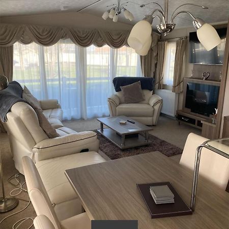2 Bed, 2 Bath Lodge Style Caravan With Hot Tub & Private Garden At Patrington Haven Leisure Park Экстерьер фото